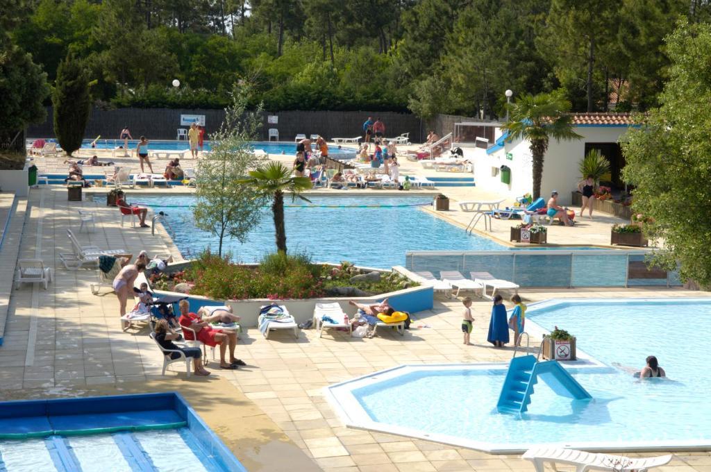 Hotel Camping Officiel Siblu Le Bois Dormant à Saint-Jean-de-Monts Extérieur photo